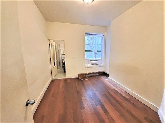 2nd image of 967 Columbus Ave APT 8