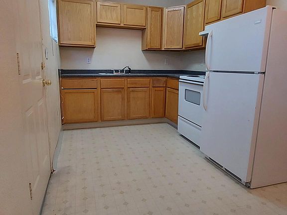 5th image of 923 S Solano Dr APT 4