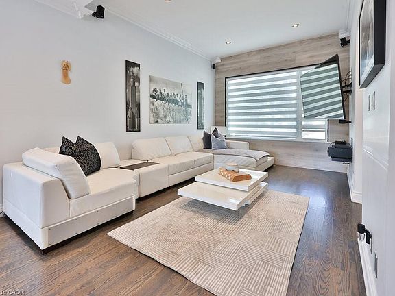 5th image of 880 6th St