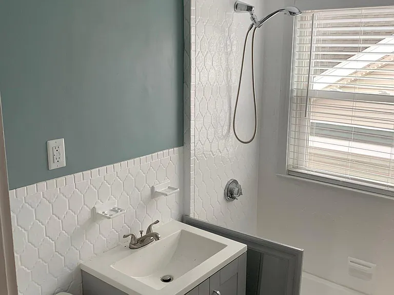 733 Hyde Park Ave #3 — Photo 9