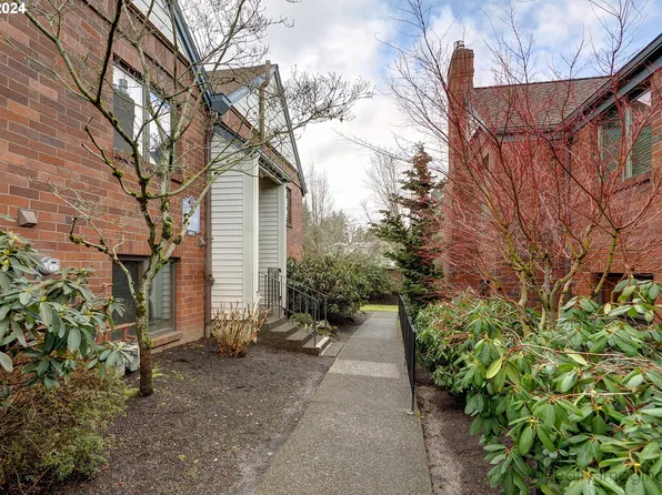 14811 NE Sacramento St Unit 97, Portland, OR 97230