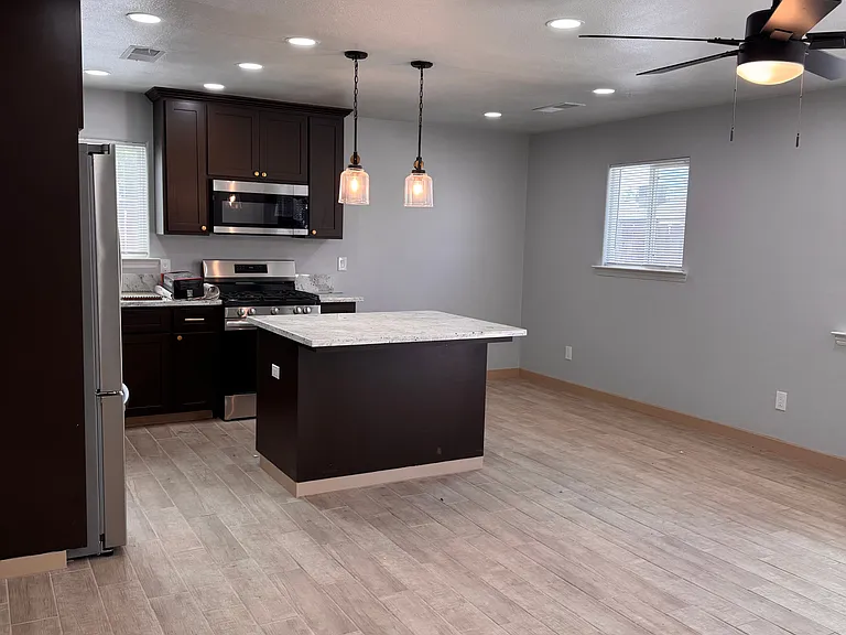 3874 E Ashlan Ave — Photo 11