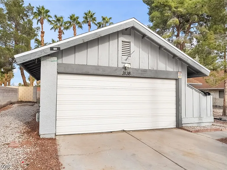 3138 Belvedere Dr — Photo 32