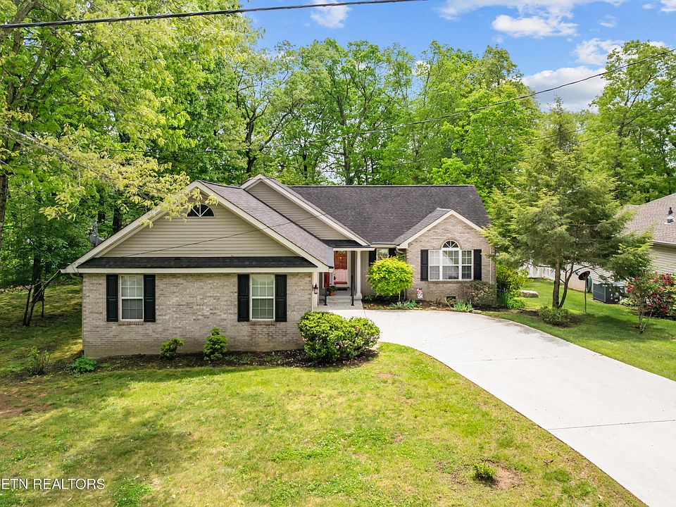 1st image of 180 Cromwell Ln