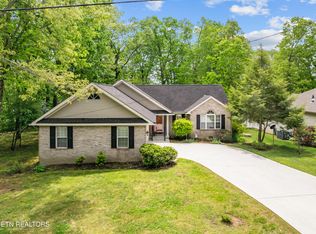 180 Cromwell Ln, Fairfield Glade, TN 38558
