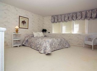 1808 Eagle Ridge Dr, Mendota Heights, MN 55118