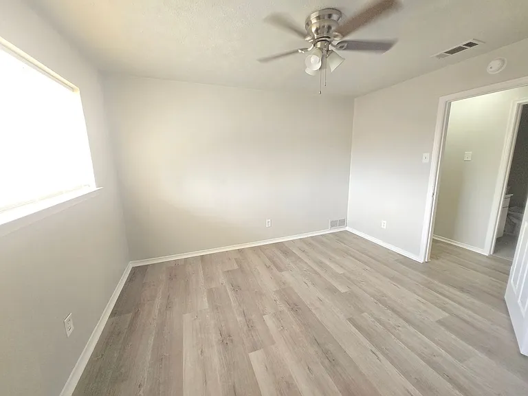 13439-13441 Blossomheath Ln — Photo 24