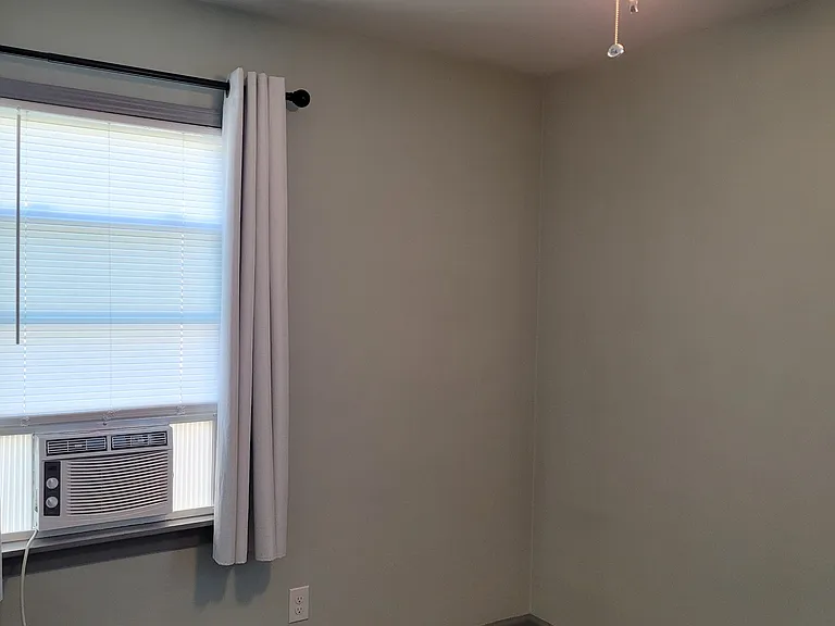 127 Boston Ct — Photo 17