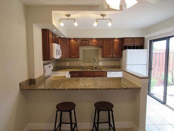 3rd image of 3227 Gardens East Dr APT D