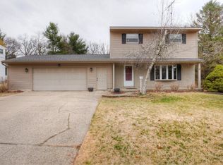4950 Westshire Dr NW, Comstock Park, MI 49321