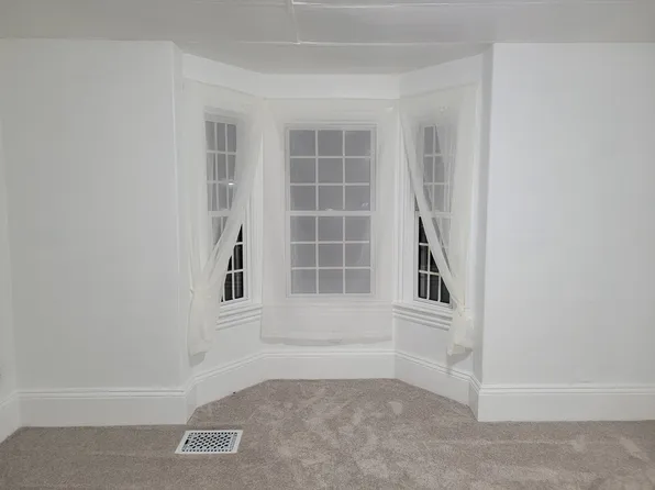 (undisclosed Address), Lynn, MA 01902