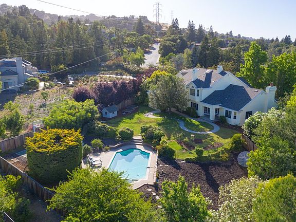2nd image of 20910 Burnett Dr