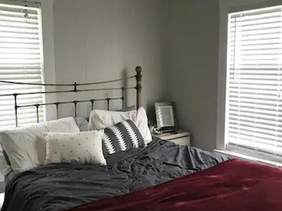Main bedroom with walk in closet