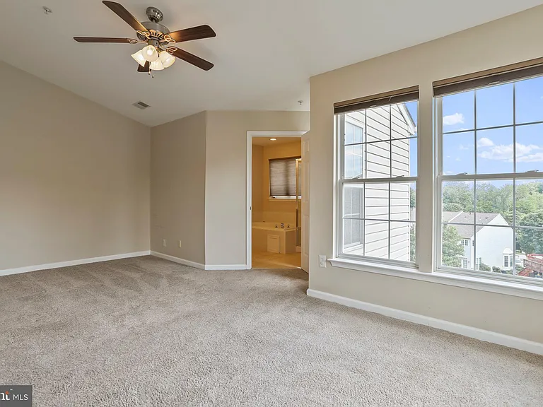 8818 Papillon Dr — Photo 26