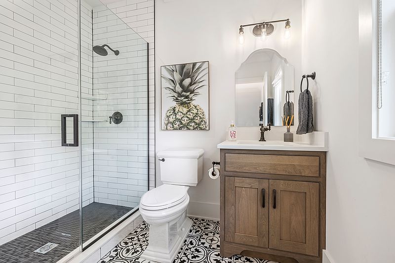 7Riverside St様 7 Park St, East Hampton, NY 11937 | Out East