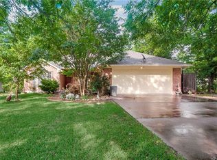 100 Sunnyside Dr, Waxahachie, TX 75165