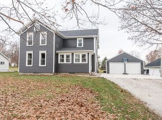 12012 Locust St, Cedar Rapids, IA 52404