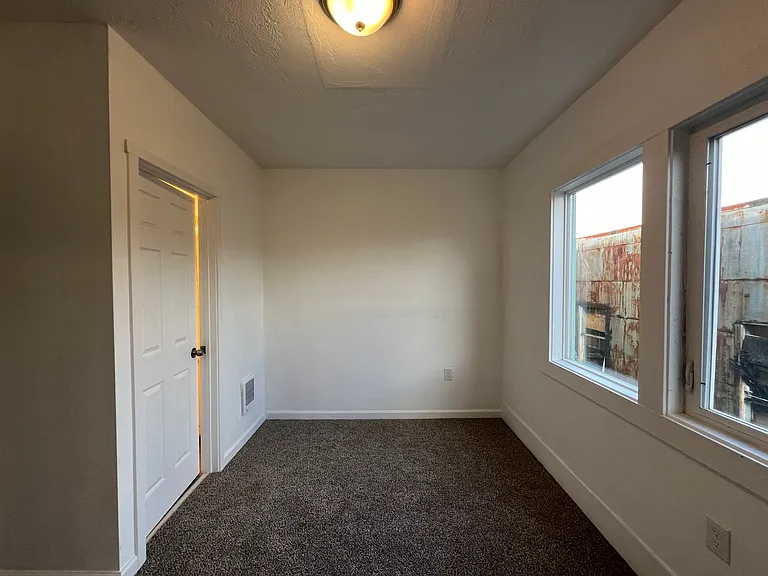 212 E Wishkah St #306 — Photo 3