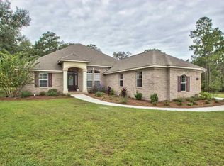 14 Blackberry Ln, Crawfordville, FL 32327