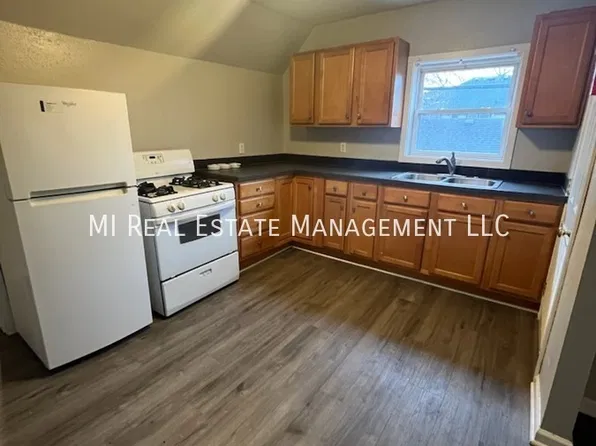 710 Watson St SW, Grand Rapids, MI 49504