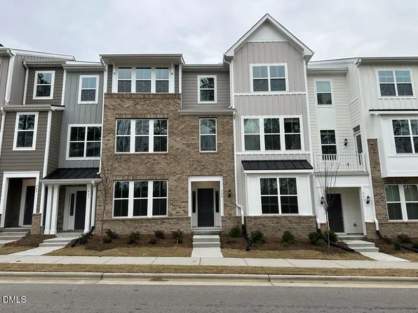 989 Parkstone Towne Blvd, Knightdale, NC 27545