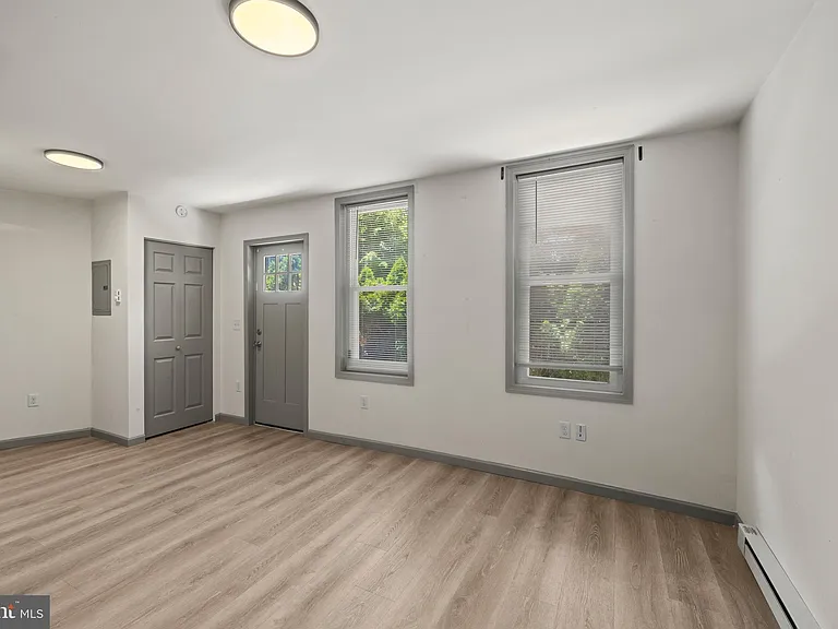 531 Walton St #2 — Photo 5