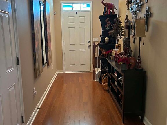5th image of 3358 Thornbridge Dr