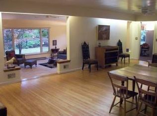 60 Blossom Cir E, Rochester, NY 14610