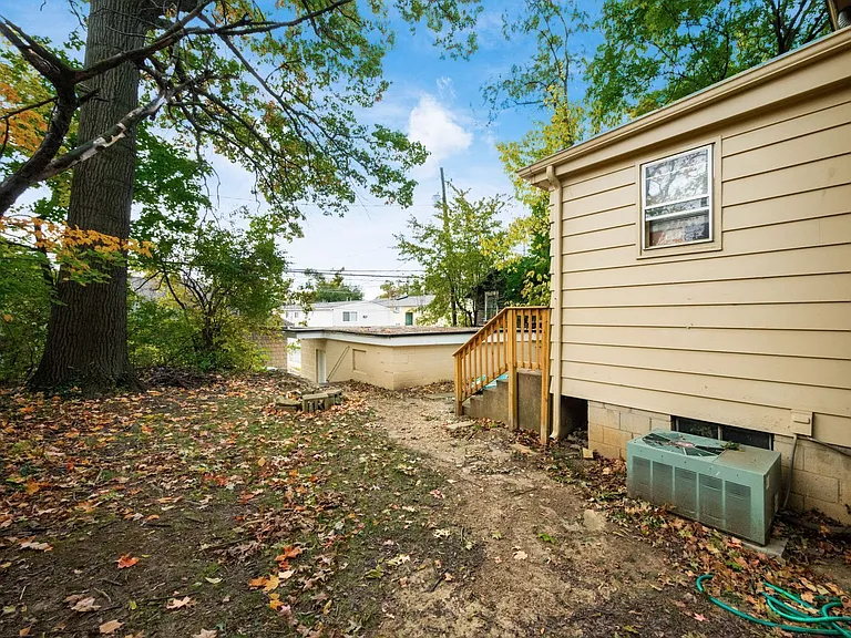 227 E Northwood Ave — Photo 35