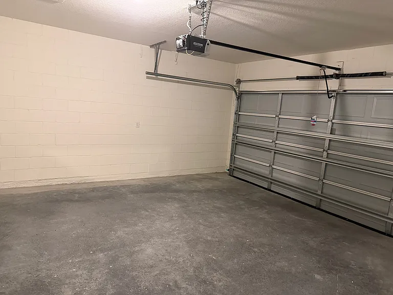 2 CAR GARAGE
