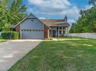 17524 W 1st St S, Sand Springs, OK 74063