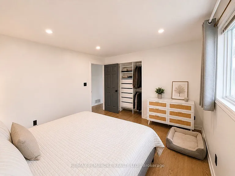58 Selkirk St — Photo 11