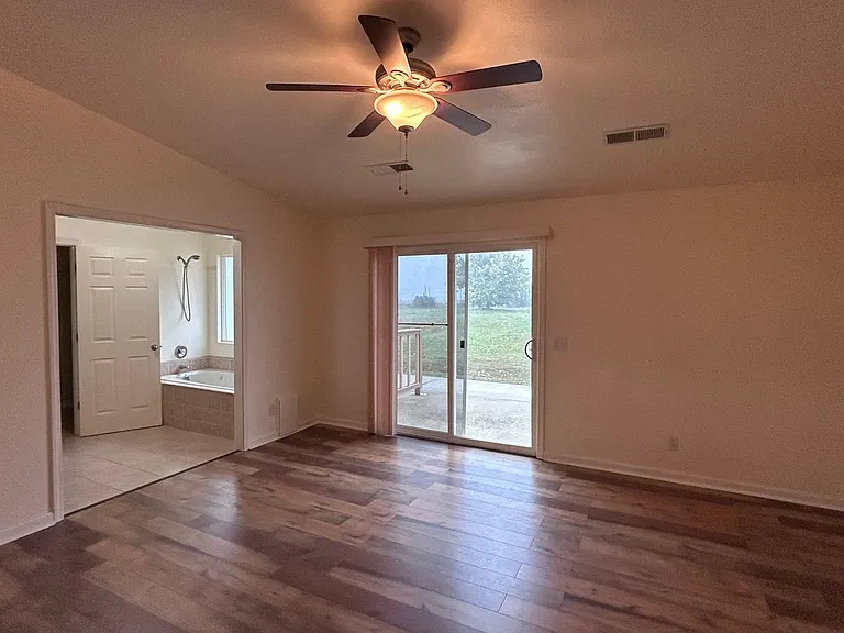 14575 Avenida Central — Photo 13