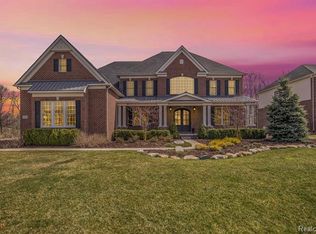 2280 Highland Dr, Ann Arbor, MI 48105