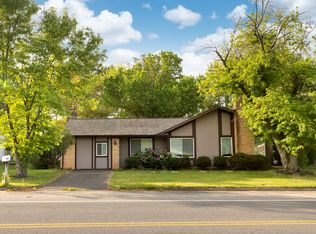 722 Sugarland Run Dr, Sterling, VA 20164