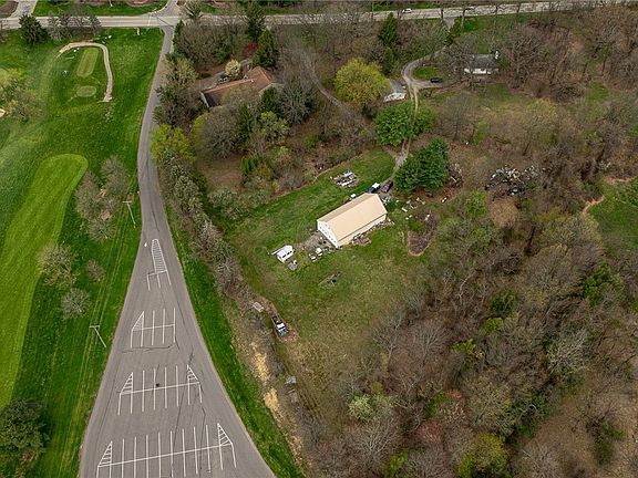 4th image of 2168 Reis Run Rd