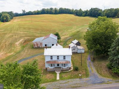 674 Burketown Rd, Weyers Cave, VA, 24486