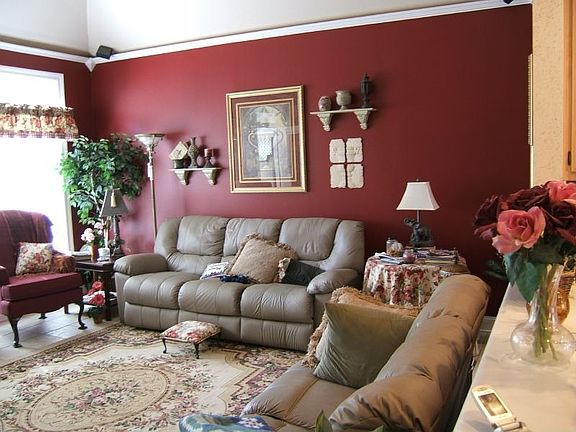 5th image of 135 Catalpa Dr