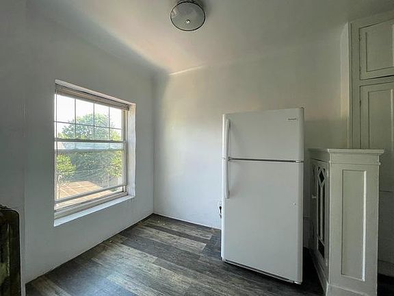 2nd image of 3302 Kenilworth Ave #304