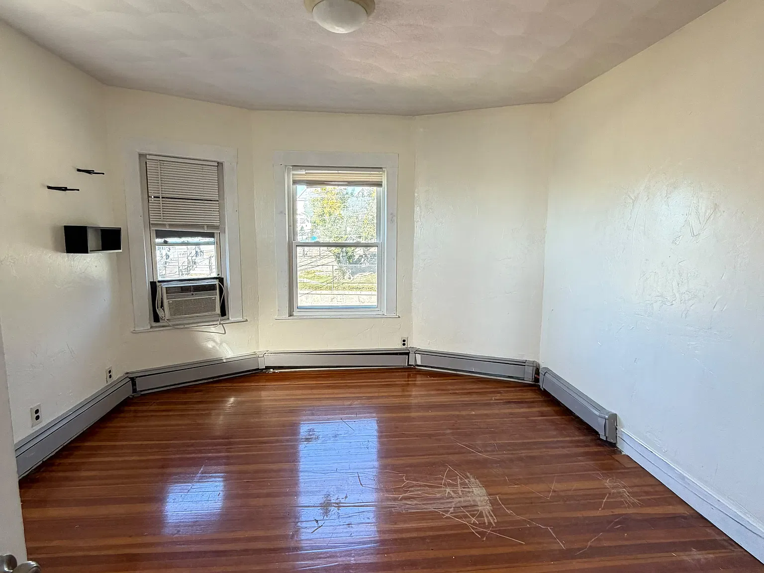 3 bed, $2,600 — Photo 2