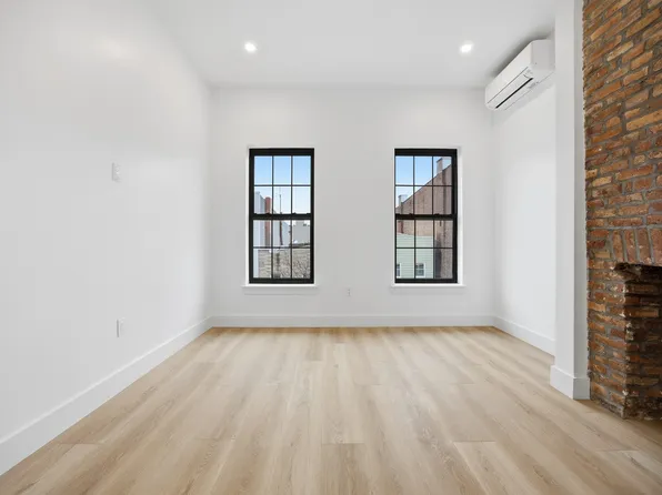 336 Manhattan Avenue image 1 of 13