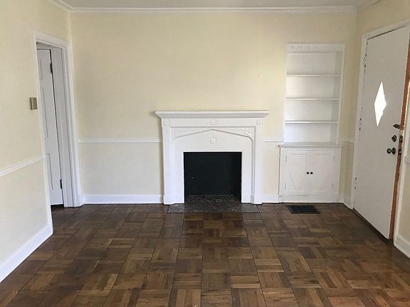 3rd image of 902 Northwest Blvd