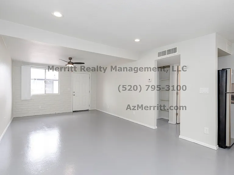 50 W King Rd #15 — Photo 4
