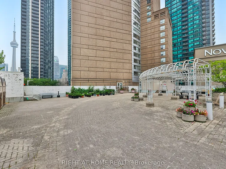 25 The Esplanade #1610 — Photo 30