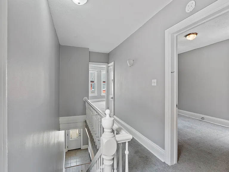 40 Ashley St — Photo 8