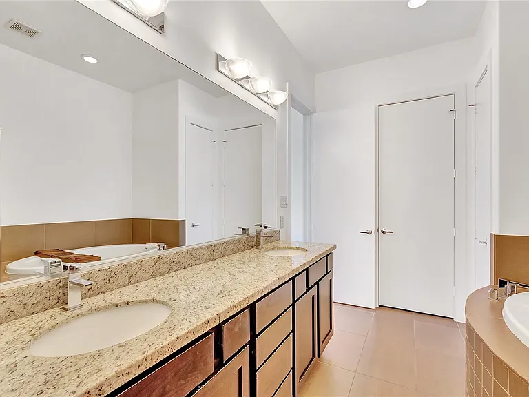 2323 Polk St #305 — Photo 25