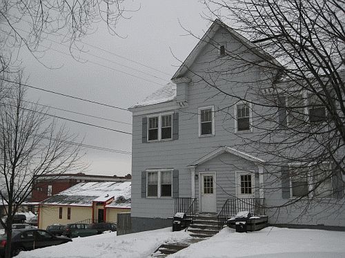 211-213 S 17th Ave E