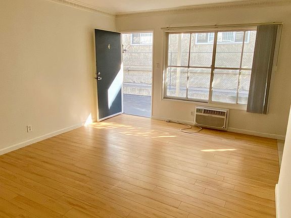2nd image of 5131 Bakman Ave #4