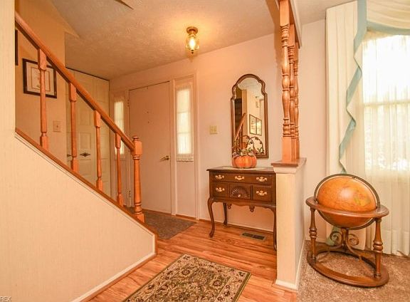 4th image of 1516 Woodhill Dr NE