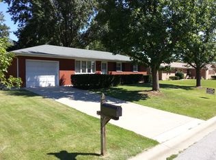 628 James St, Waterloo, IL 62298